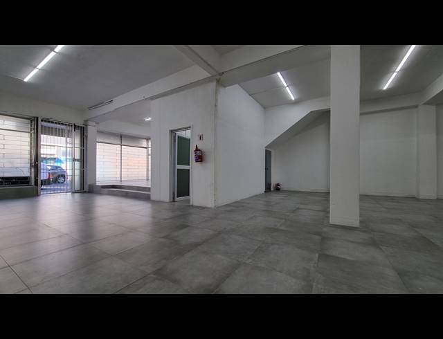 250M² BUILDING TO LET IN WOODSTOCK